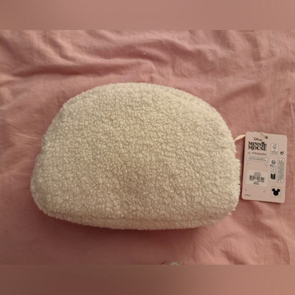 Primark White Sherpa Minnie Mouse Cosmetic Pouch - Picture 2 of 2